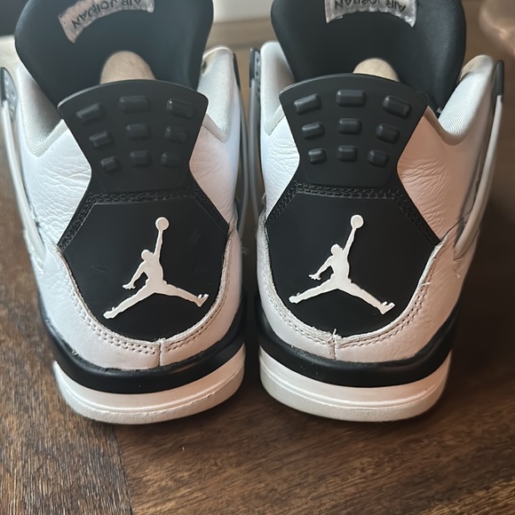 Air Jordan 4 Retro (GS) - Picture 8 of 15